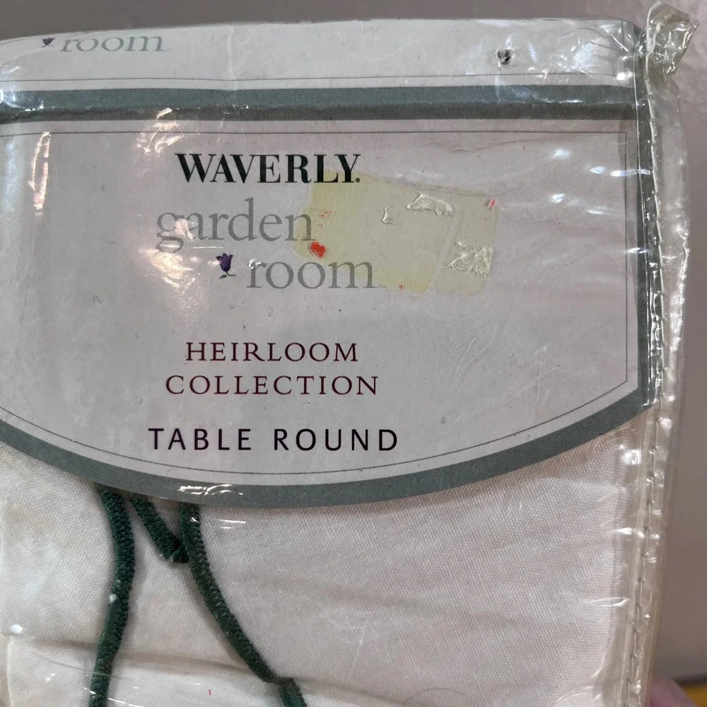 Vtg Waverly Garden Room Heirloom Sweet Violets Embroidered Round Tablecloth 70